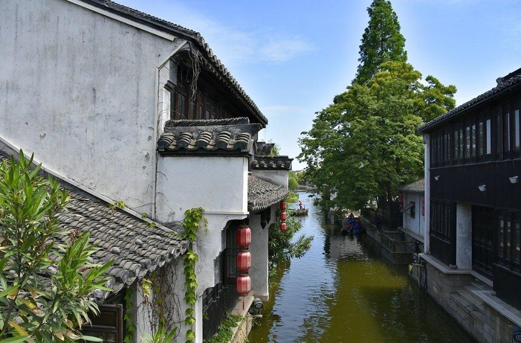 逃出郊外大别墅